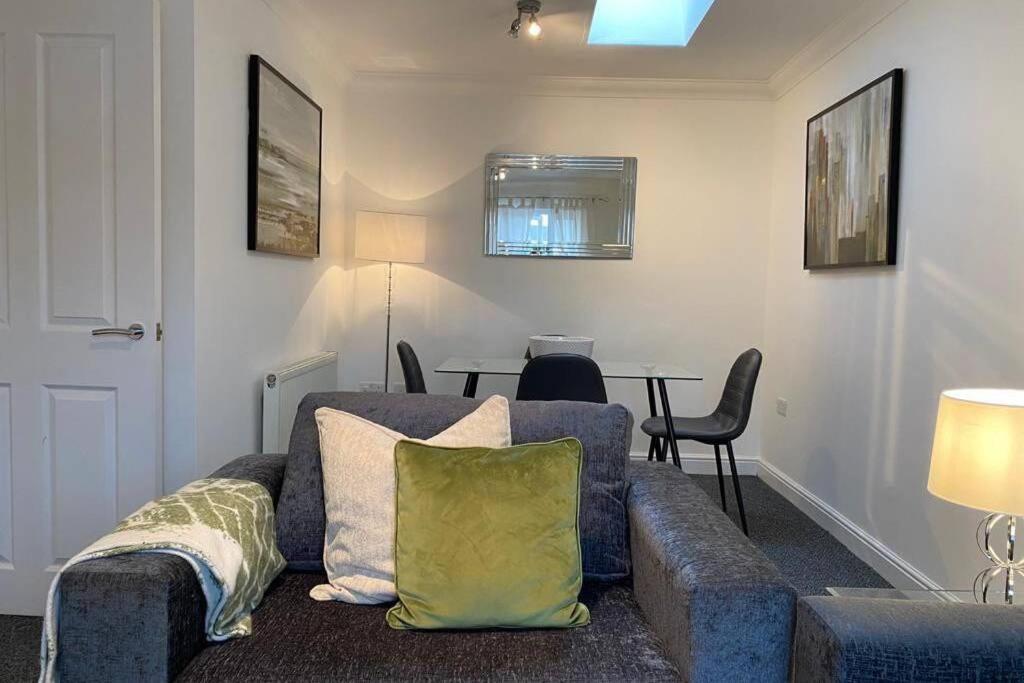 Alicia Newport By Mia Living 2 Bedroom Apartment With Dedicated Parking מראה חיצוני תמונה